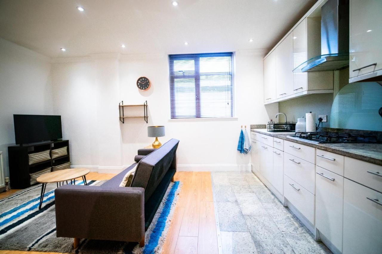 Stay With Serena Homes , One Bedroom Apartment Purley Exteriör bild